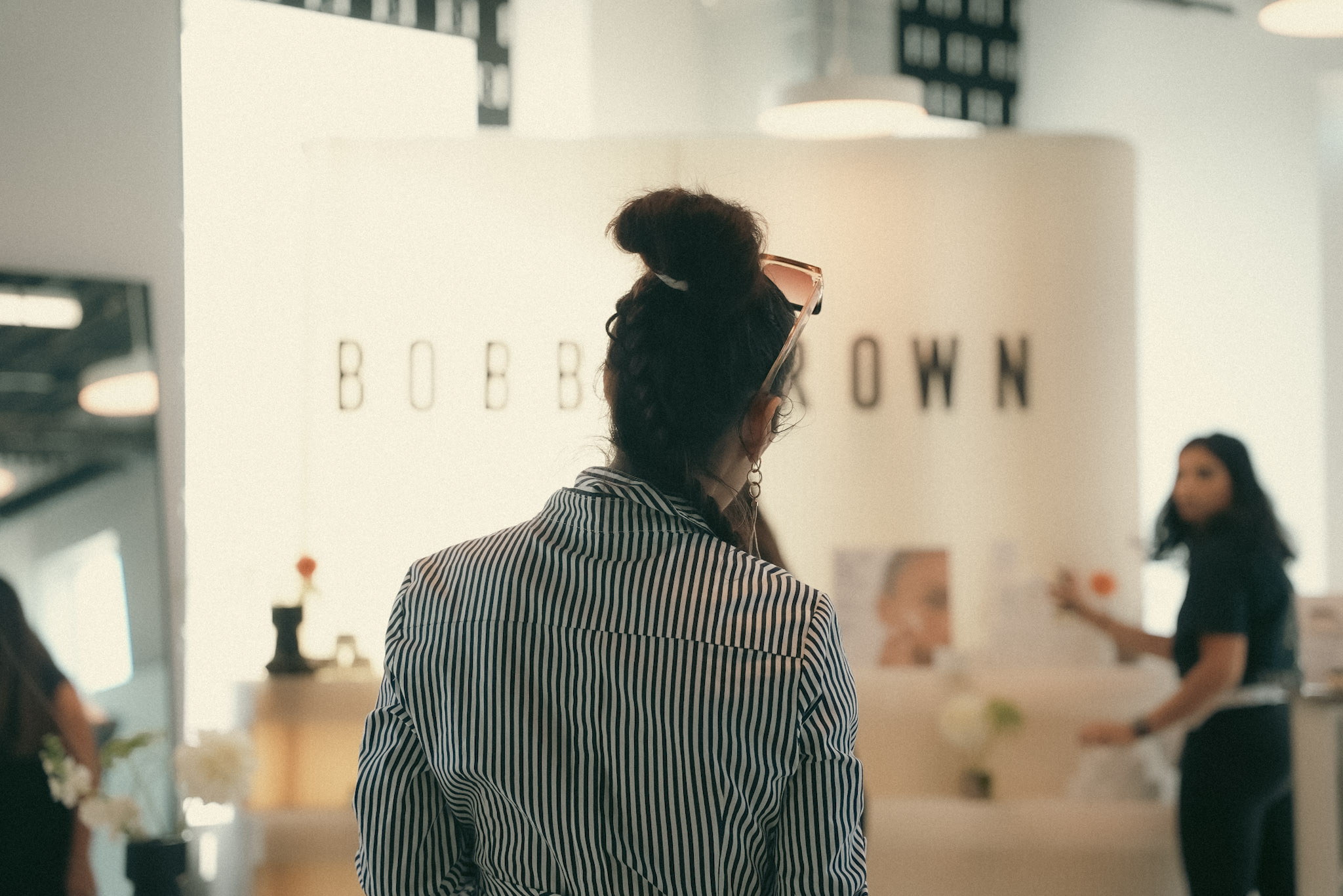 Bobbi Brown product discovery and guest interaction